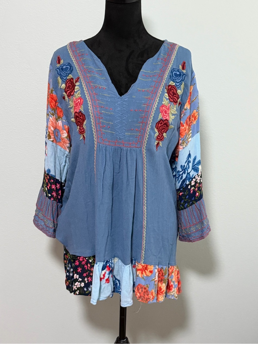 COLLECTIVE ETC Flare Sleeve Embroidered Tunic Top- XL
